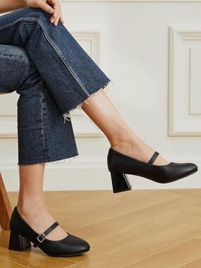 Classic Mary Jane Block Heel Pumps - Black